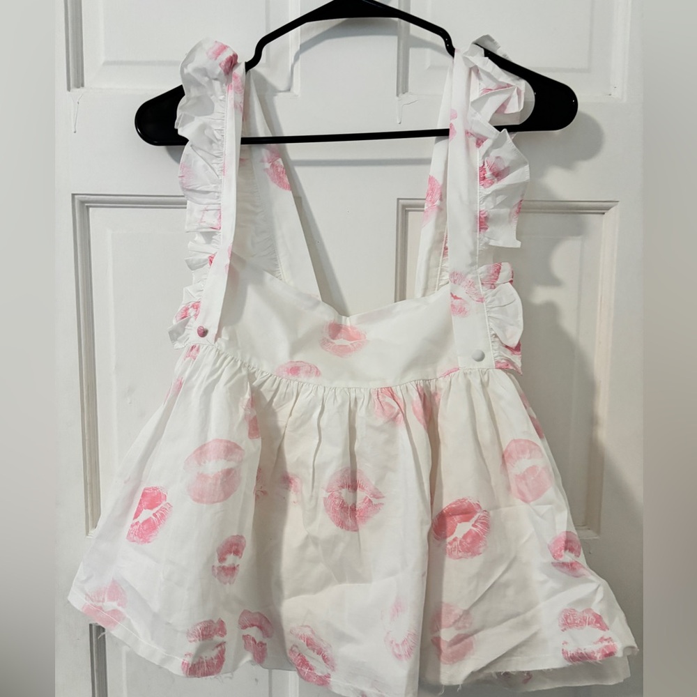 Kiss on the Lips Ruffle Apron Top Selkie
